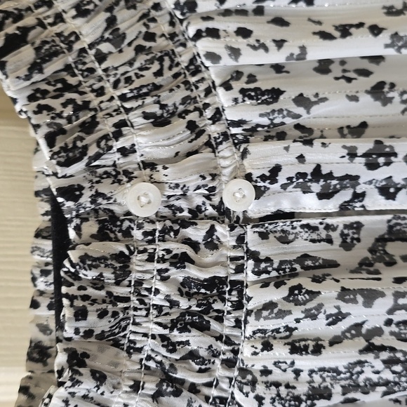 Calvin Klein top - Picture 4 of 4